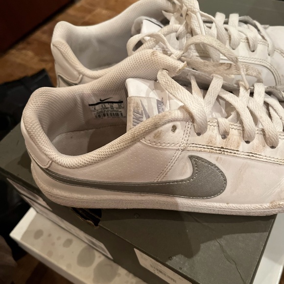 Nike Shoes for sale ✔️ - Picture 2 of 2